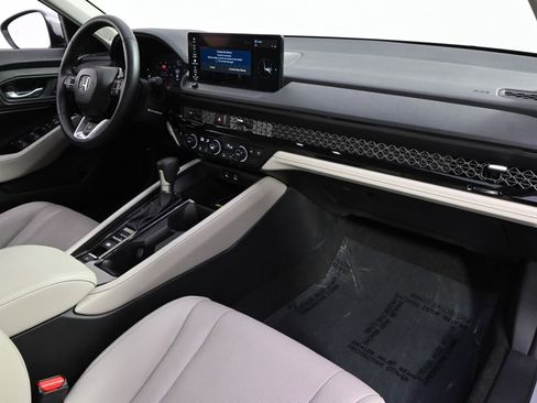 Used 2025 Honda Accord Touring image 15