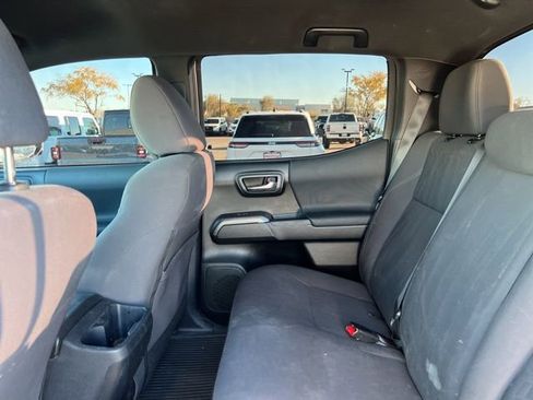 Used 2019 Toyota Tacoma TRD Off-Road image 21
