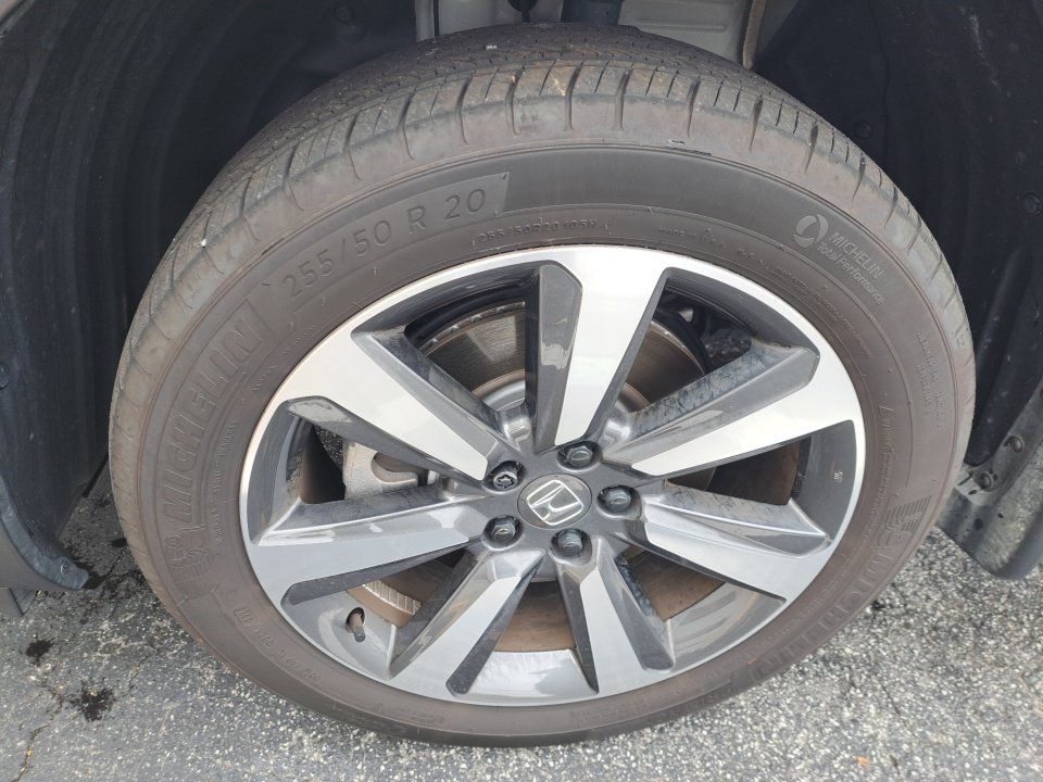Used 2025 Honda Pilot Touring image 25