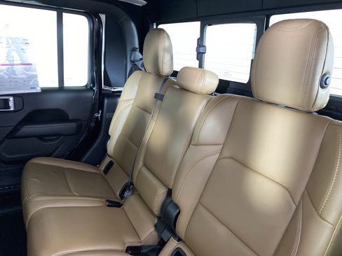 Used 2020 Jeep Gladiator Rubicon AWD/4WD image 30