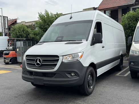 New 2025 Mercedes-Benz Sprinter 2500 image 8
