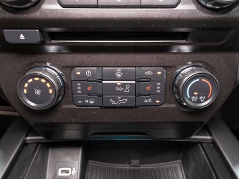 Used 2018 Ford F150 XLT w/ Equipment Group 302A Luxury AWD/4WD image 21