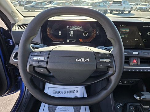 Used 2025 Kia K4 LXS image 24