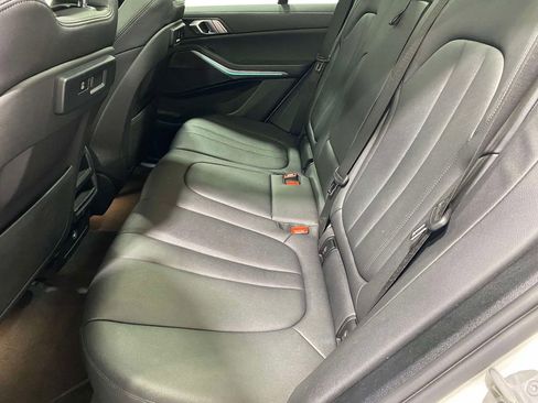 Used 2022 BMW X5 xDrive40i AWD/4WD image 11