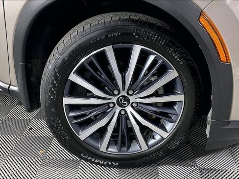 Used 2023 INFINITI QX60 Sensory w/ Vision Package AWD/4WD image 11