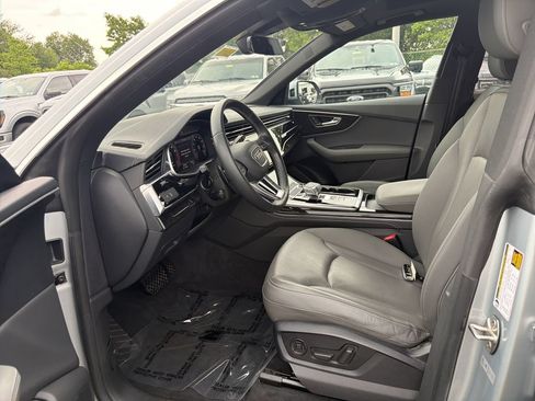 Used 2023 Audi Q8 Premium Plus w/ Premium Plus Package AWD/4WD image 11