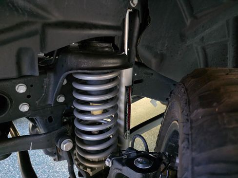 Used 2025 Jeep Gladiator Sport image 14