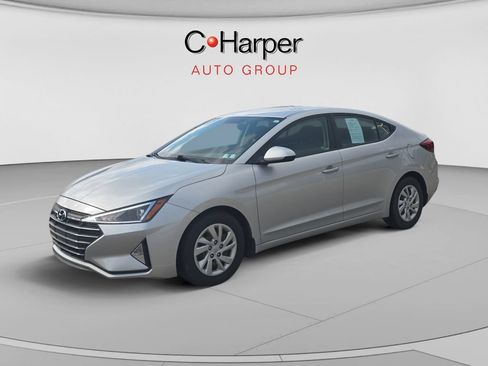 Used 2019 Hyundai Elantra SE w/ Cargo Package FWD image 2