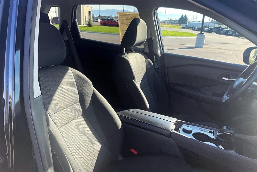 Used 2025 Nissan Rogue SV AWD/4WD image 7