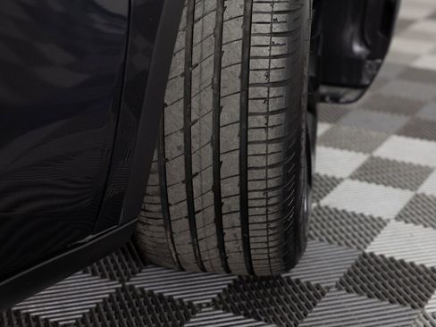 Used 2024 Tesla Model Y Long Range image 43