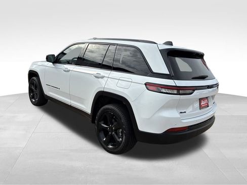 New 2025 Jeep Grand Cherokee Limited w/ Luxury Tech Group II image 3