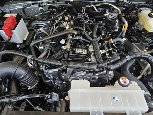 Certified 2025 Toyota 4Runner SR5 AWD/4WD image 24