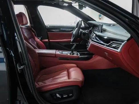 Used 2018 BMW M760i xDrive AWD/4WD image 37