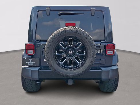Used 2017 Jeep Wrangler Unlimited Sahara AWD/4WD image 5