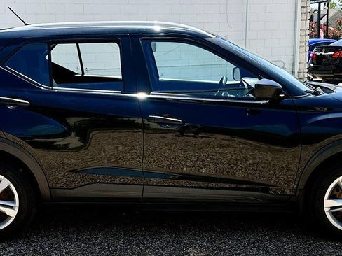 Used 2019 Nissan Kicks S FWD image 15