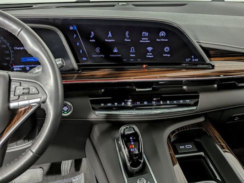 Used 2022 Cadillac Escalade Premium Luxury image 41