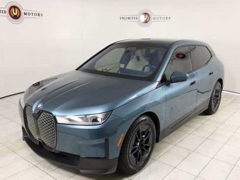 Used 2023 BMW iX xDrive50 w/ Premium Package AWD/4WD image 35