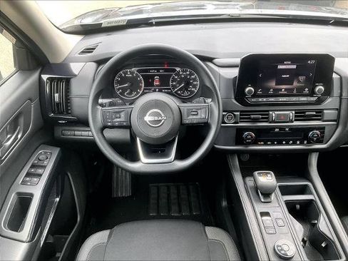 Certified 2024 Nissan Pathfinder S image 18