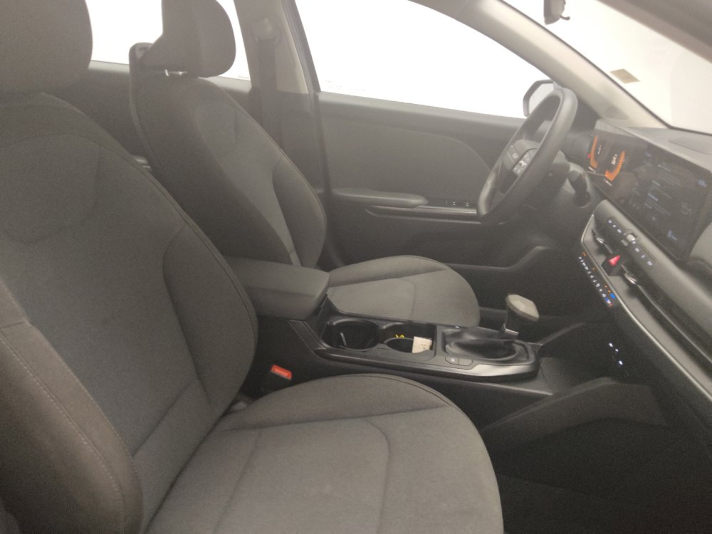 Used 2025 Kia K4 FWD image 21