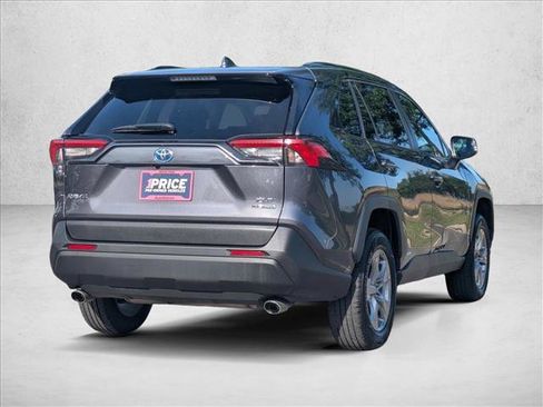 Used 2024 Toyota RAV4 XLE AWD/4WD image 5