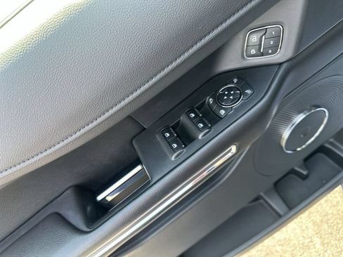 Used 2018 Ford Expedition XLT w/ Equipment Group 202A AWD/4WD image 17