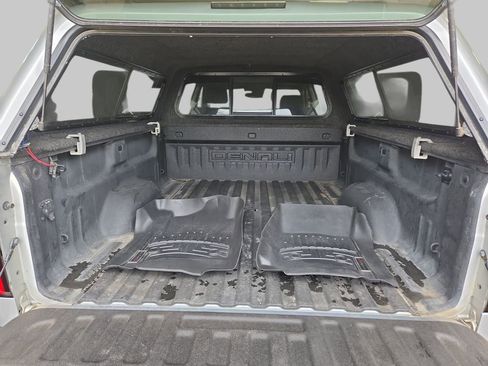 Used 2018 GMC Sierra 2500 Denali w/ Duramax Plus Package AWD/4WD image 14
