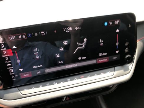 Used 2025 Dodge Charger R/T w/ Sun & Sound Package image 28