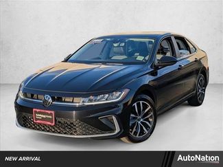 Used 2025 Volkswagen Jetta SE video 1