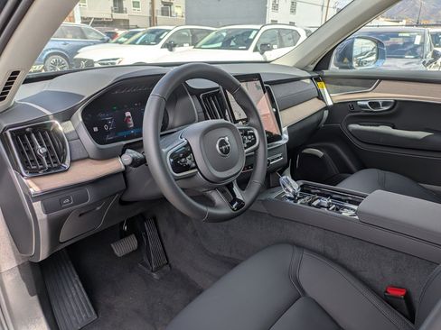 New 2026 Volvo XC90 B5 Core AWD/4WD image 10