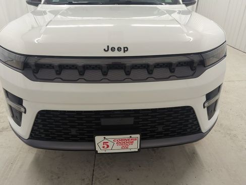 New 2026 Jeep Grand Wagoneer L Limited AWD/4WD image 6