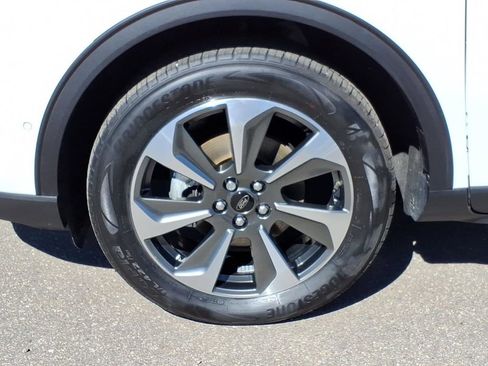 Used 2023 Ford Escape Platinum w/ Premium Technology Package AWD/4WD image 9