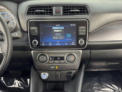 Used 2025 Nissan Leaf S image 21