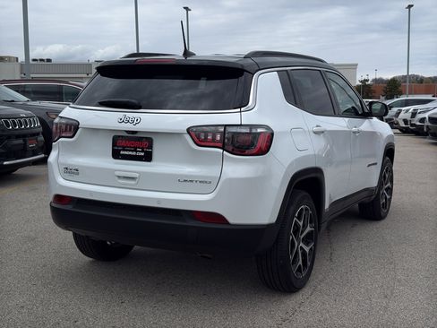 Used 2025 Jeep Compass Limited AWD/4WD image 5