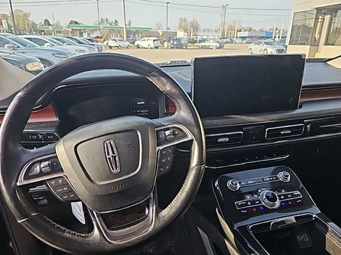 Used 2023 Lincoln Nautilus Reserve w/ Monochromatic Package image 13