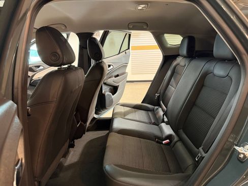 Used 2025 Chevrolet Trax LT w/ LT Convenience Package FWD image 20