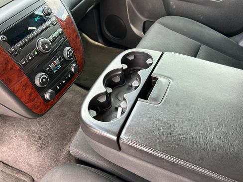 Used 2014 Chevrolet Suburban LS AWD/4WD image 13