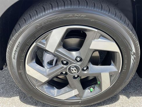 New 2025 Hyundai Venue Limited image 5