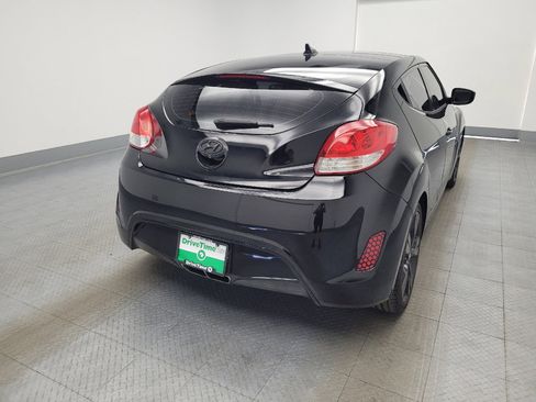Used 2017 Hyundai Veloster Value Edition image 7