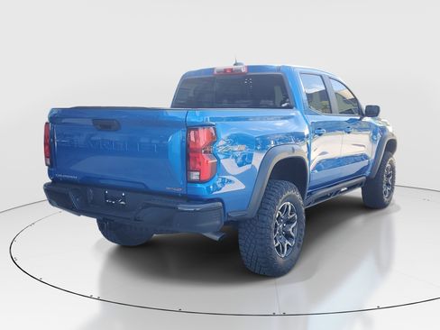 Used 2024 Chevrolet Colorado ZR2 w/ ZR2 Convenience Package III AWD/4WD image 3