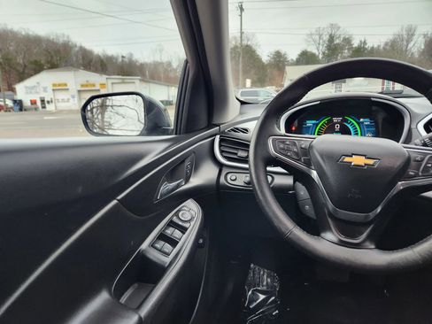 Used 2017 Chevrolet Volt LT w/ Comfort Package image 30