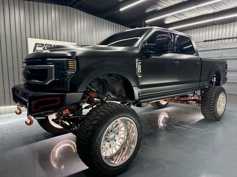 Used 2022 Ford F250 Platinum AWD/4WD image 1