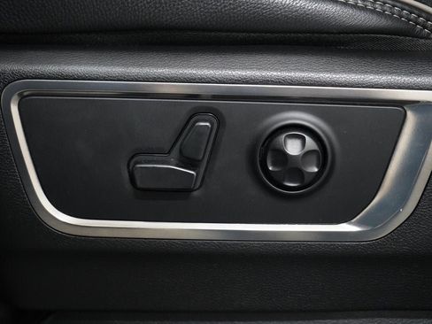 Used 2019 RAM 1500 Limited AWD/4WD image 16