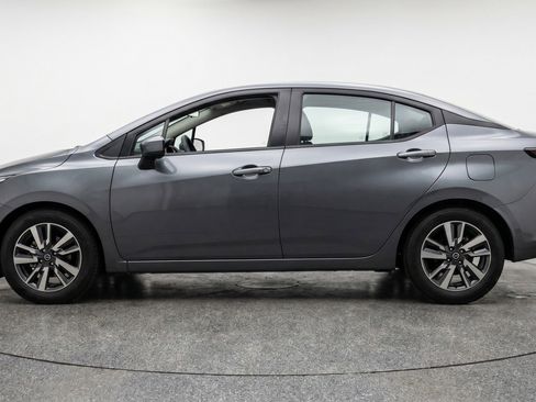 Used 2025 Nissan Versa SV image 5