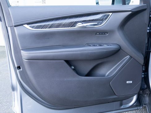 Used 2021 Cadillac XT6 Premium Luxury image 15