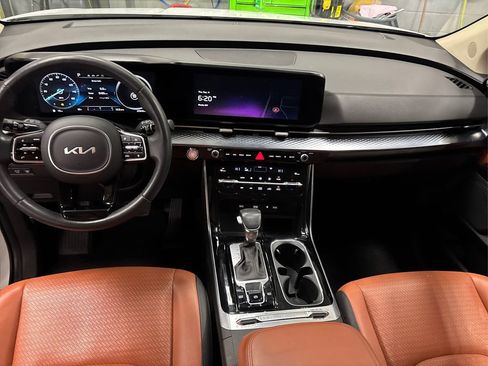 Used 2024 Kia Carnival SX Prestige image 24