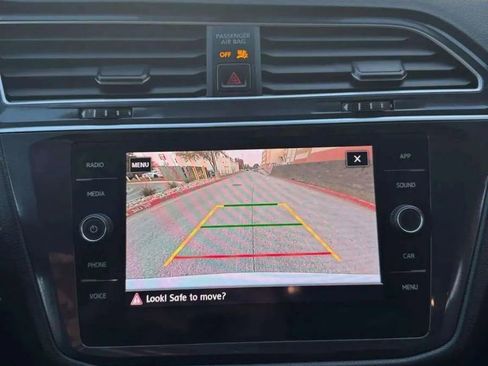 Used 2020 Volkswagen Tiguan SEL image 35