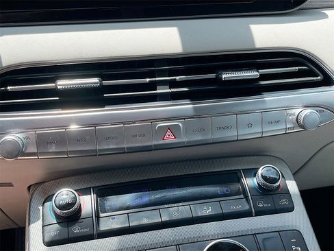 Used 2022 Hyundai Palisade Calligraphy image 16