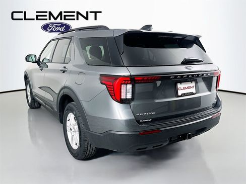 New 2026 Ford Explorer Active image 8