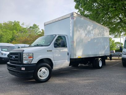 Used 2023 Ford E-450 and Econoline 450 Super Duty w/ Power Windows & Locks Group