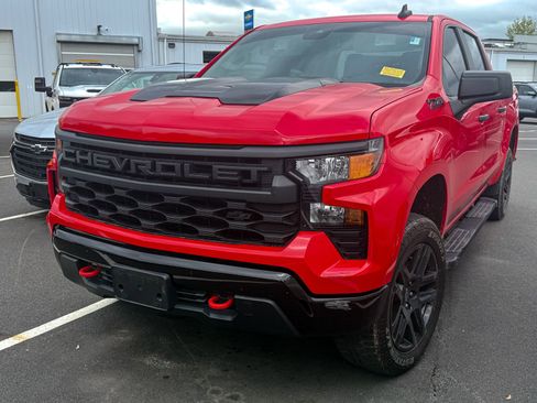 Used 2024 Chevrolet Silverado 1500 Custom Trail Boss w/ LPO, Dark Essentials Package AWD/4WD image 3
